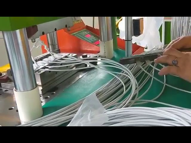 USB連接線射出成型機｜高效電纜塑膠射出設備