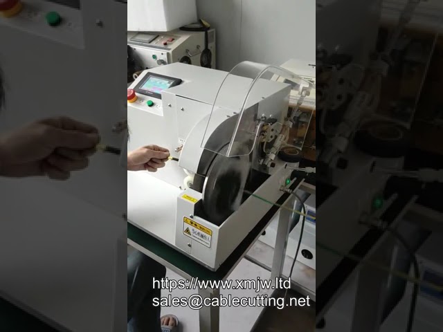 電纜與電線專用 PVC 旋轉膠帶連續纏繞切割機