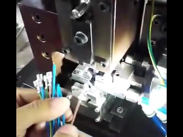 電子單芯/多芯扁線剝線與端子貼膠帶機｜耳機線材製造設備