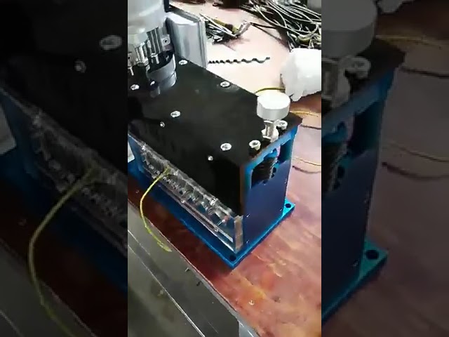 15-42mm 大直徑電線電纜剝線機｜輪式送線 370W 15kV 220V 工業級強力剝線設備