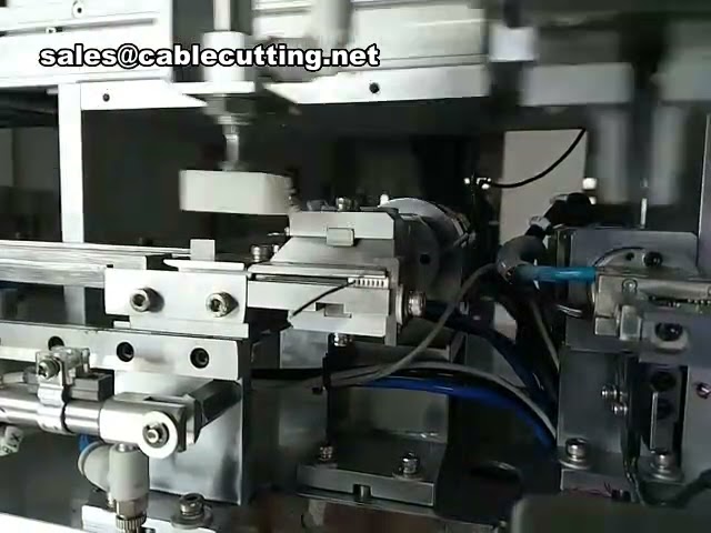 電線裁切剝線壓接扭線焊錫連接器插入一體機 | 自動化線束加工設備