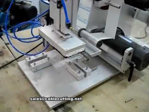 半自動平面紙箱貼標機｜高效包裝產線必備標籤設備