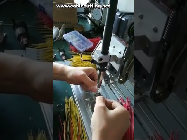 開關連接線焊接設備｜半自動焊錫機｜微動開關連接器焊接